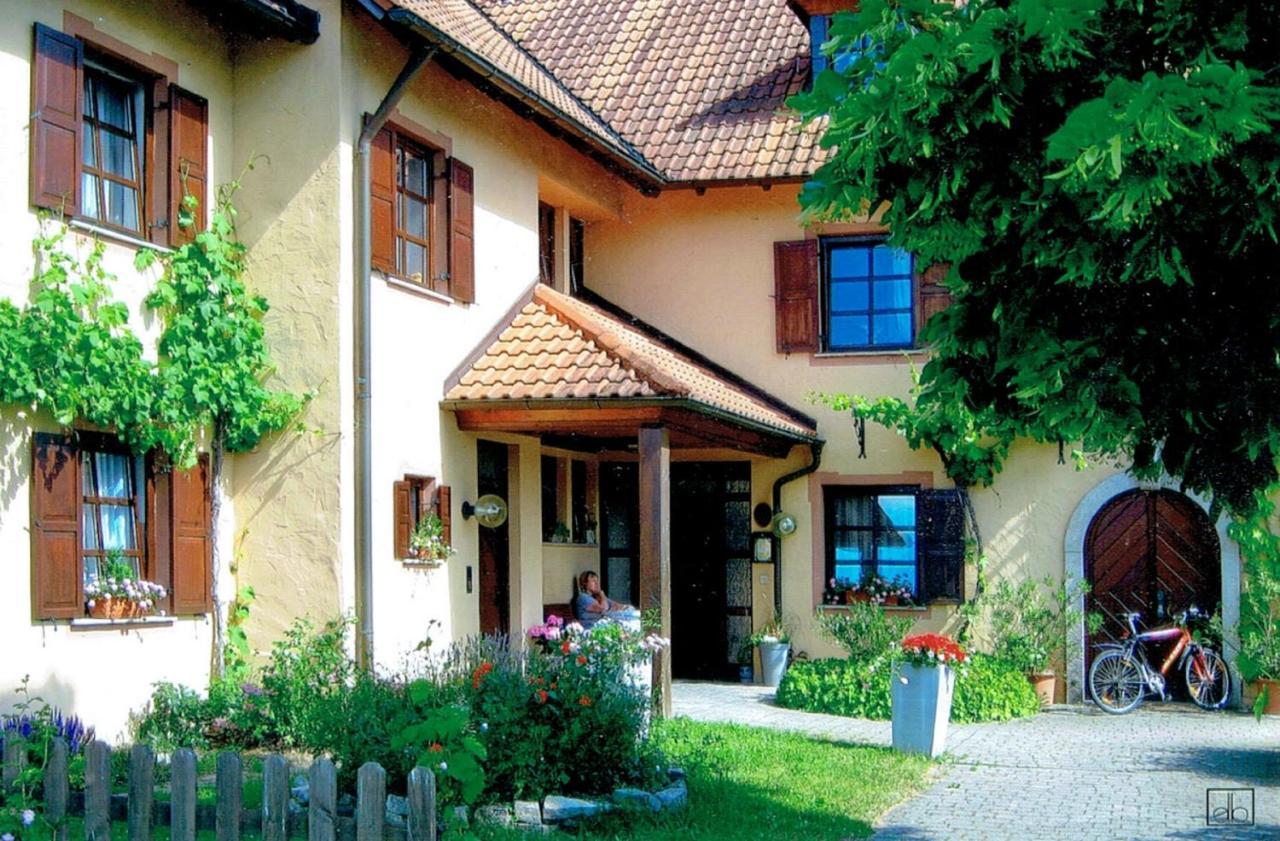 Bocksbeutelherberge Sommerach Exterior photo